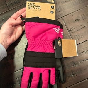 Kids size North Face Gloves/Mittens